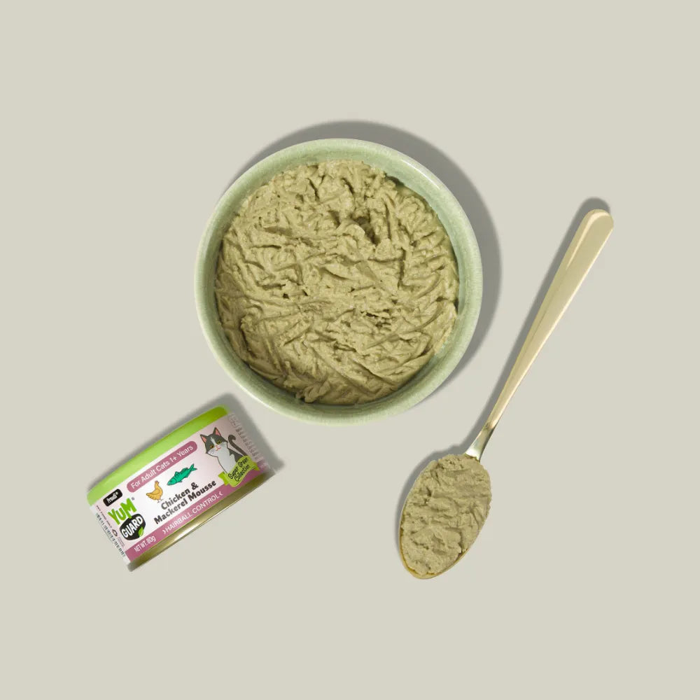 YUMGUARD Hairball Control Chicken & Mackerel Adult Wet Cat Food display
